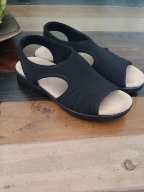 Women’s Black Open-Toe Comfort Sandals